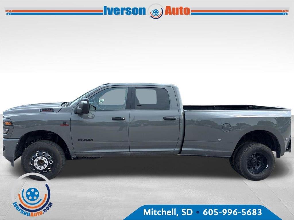 Ceramic Gray Clearcoat 2026 RAM 3500 Pickup Truck Four-Wheel Drive 8-Speed Automatic