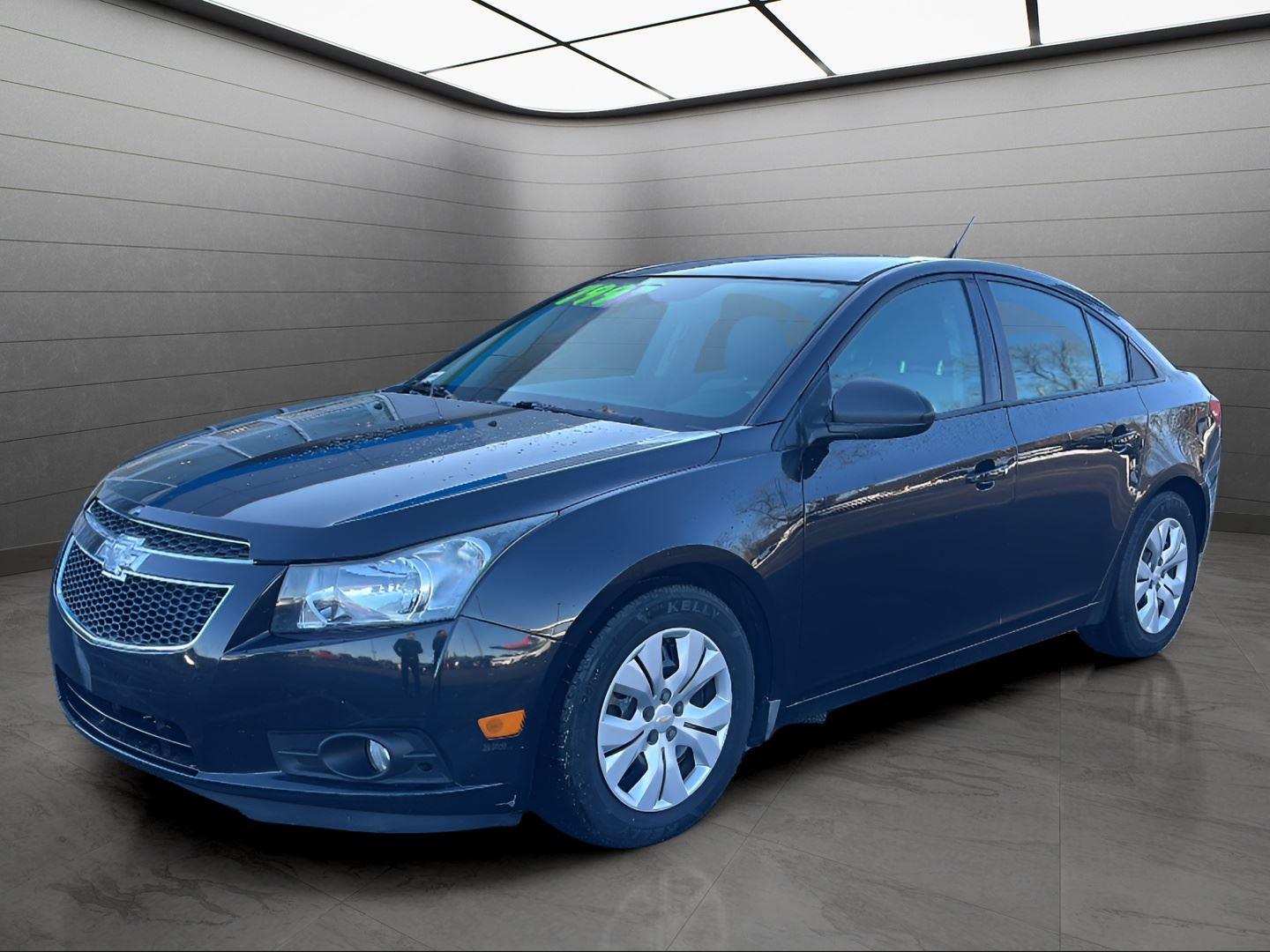 2013 Chevrolet Cruze LS Sedan FWD