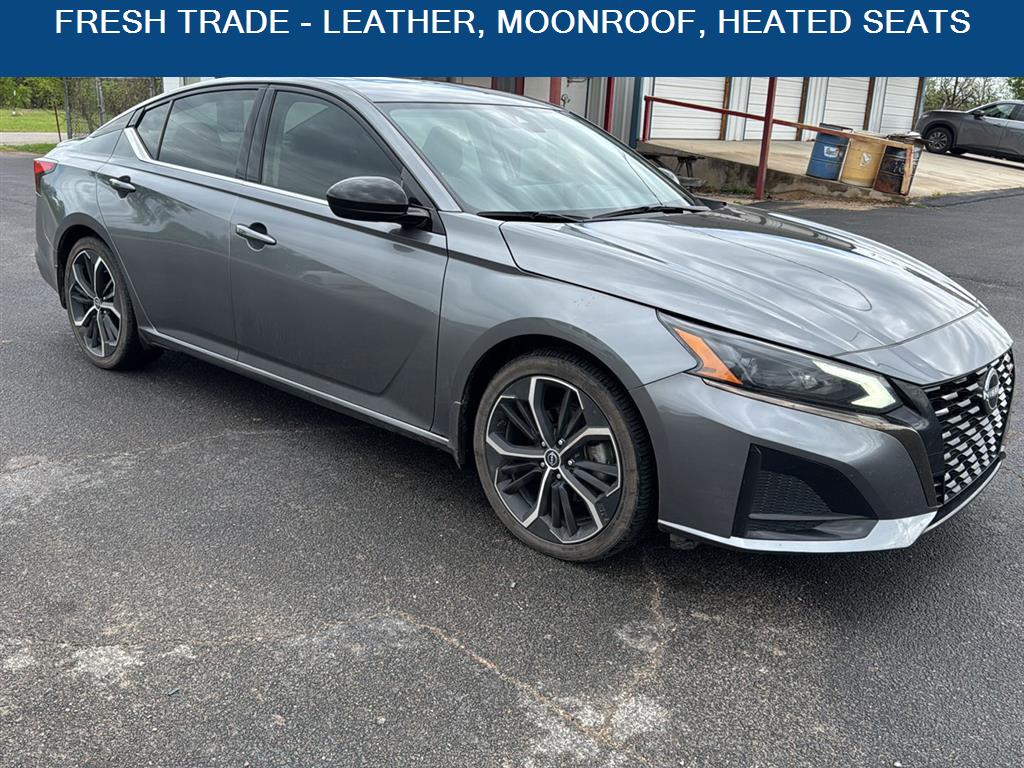 Gray (Gun Metallic) 2023 Nissan Altima 2.5 SR FWD Sedan Front-Wheel Drive Continuously Variable Transmission