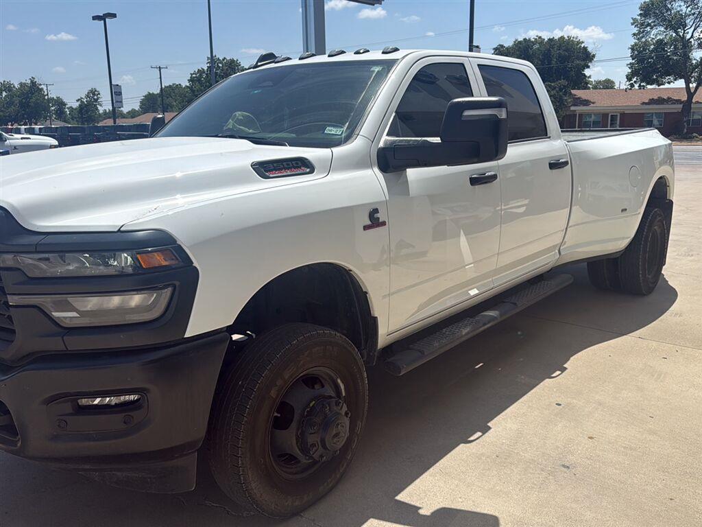 2025 RAM 3500 Tradesman Crew Cab LB DRW 4WD