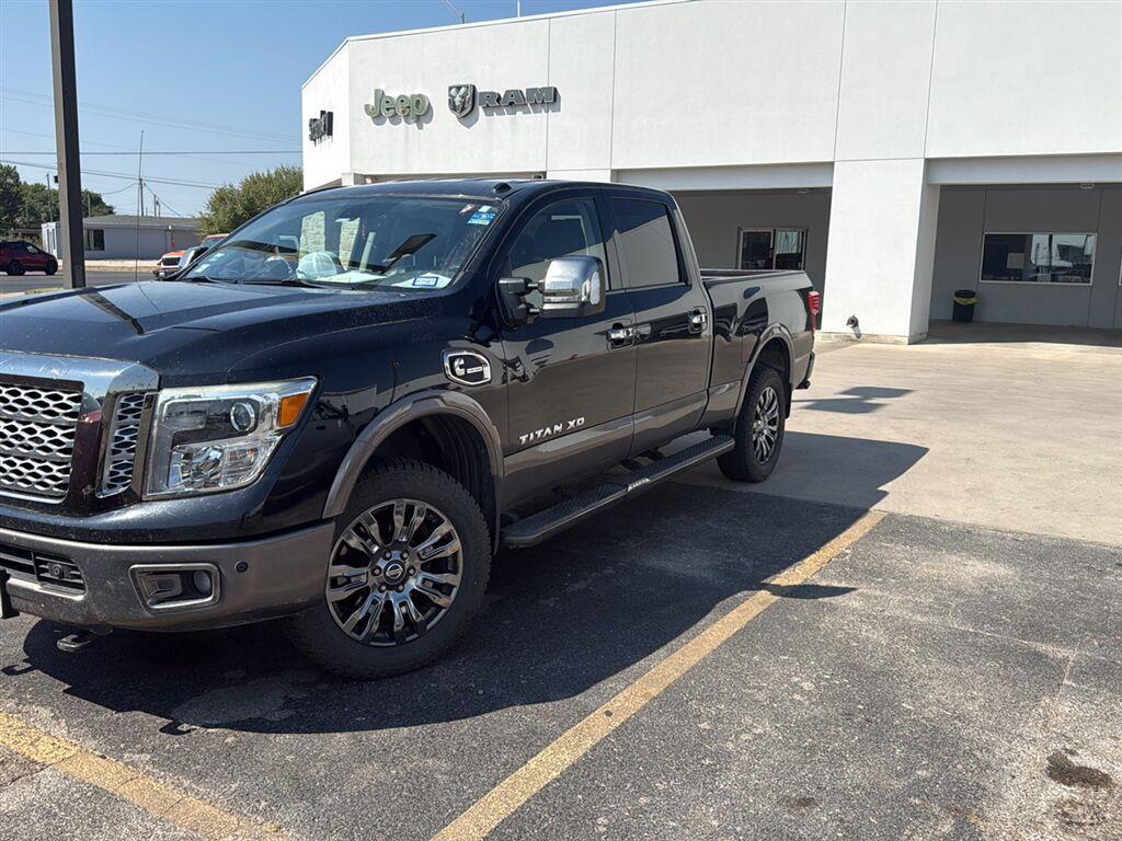 Gray (Magnetic Black) 2018 Nissan Titan Pickup Truck Four-Wheel Drive Automatic