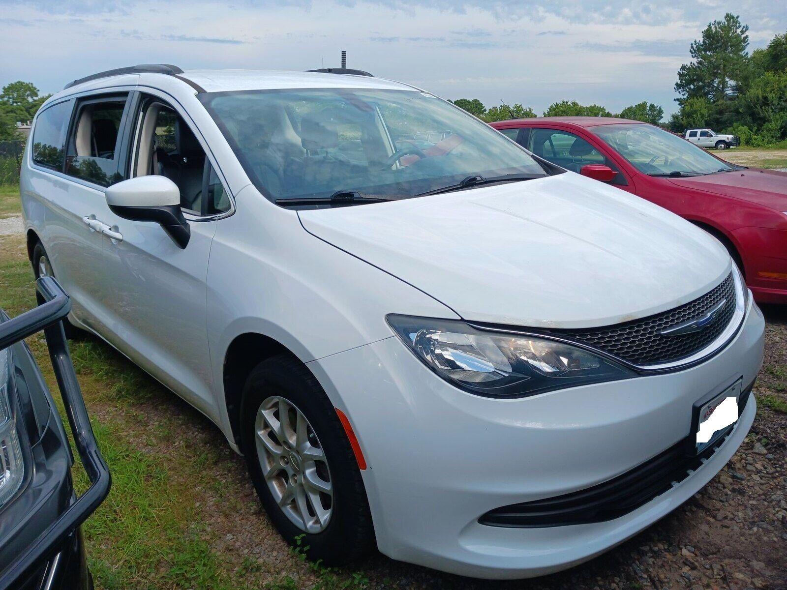 Bright White Clearcoat 2020 Chrysler Voyager Minivan Front-Wheel Drive 9-Speed Automatic