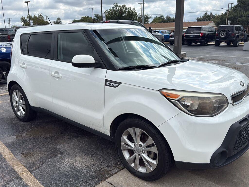 Clear White 2015 Kia Soul Wagon Front-Wheel Drive Automatic