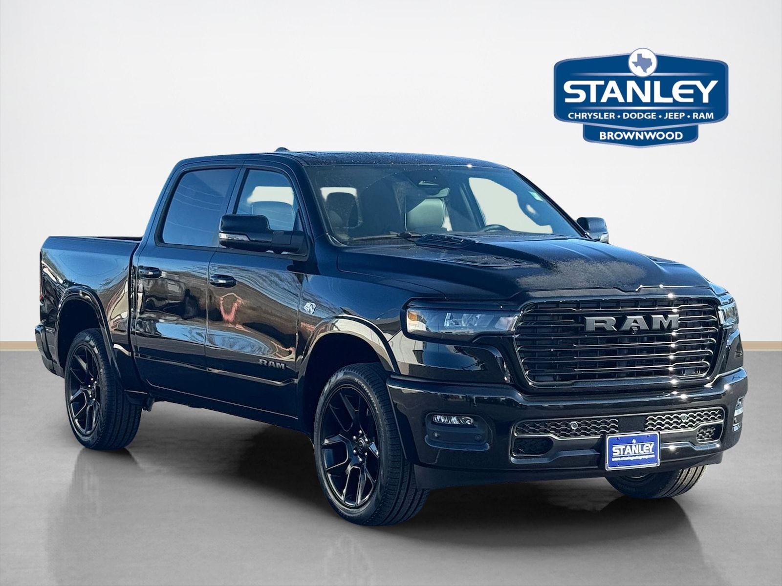 Diamond Black Crystal Pearlcoat 2026 RAM 1500 Laramie Crew Cab 4WD Pickup Truck Four-Wheel Drive 8-Speed Automatic