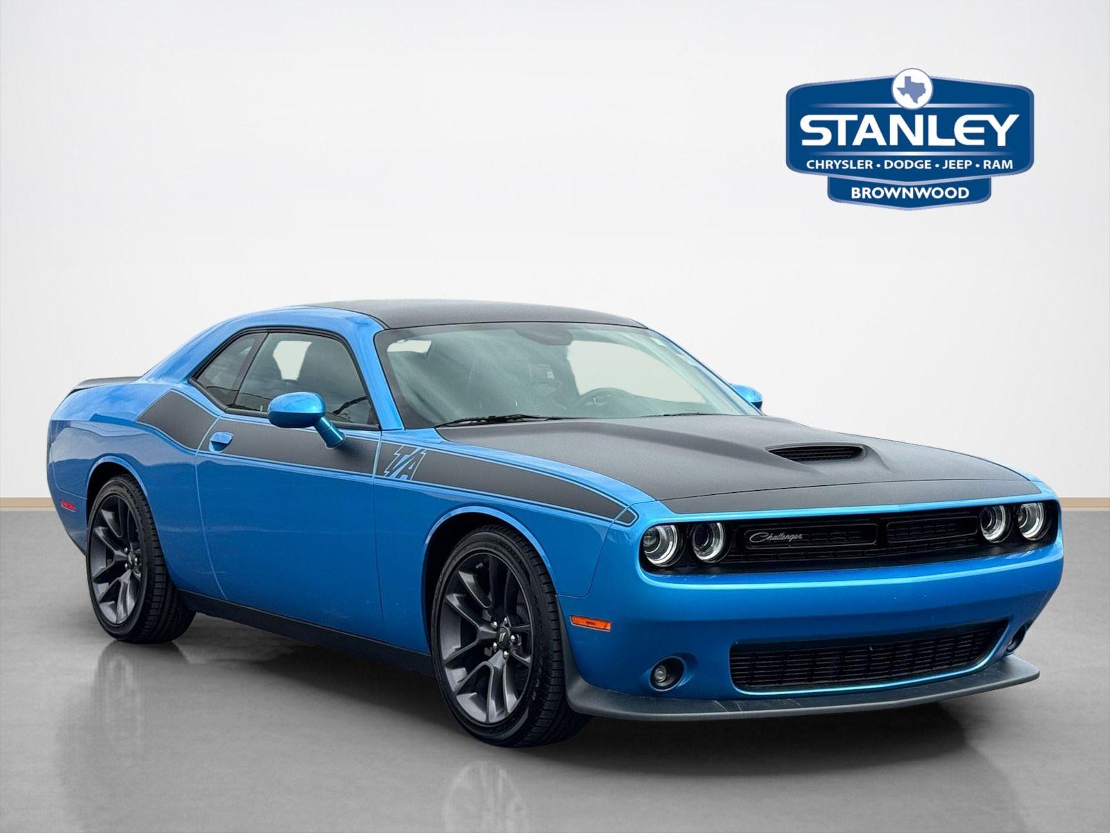B5 Blue Pearlcoat 2023 Dodge Challenger R/T RWD Coupe Rear-Wheel Drive 6-Speed Manual