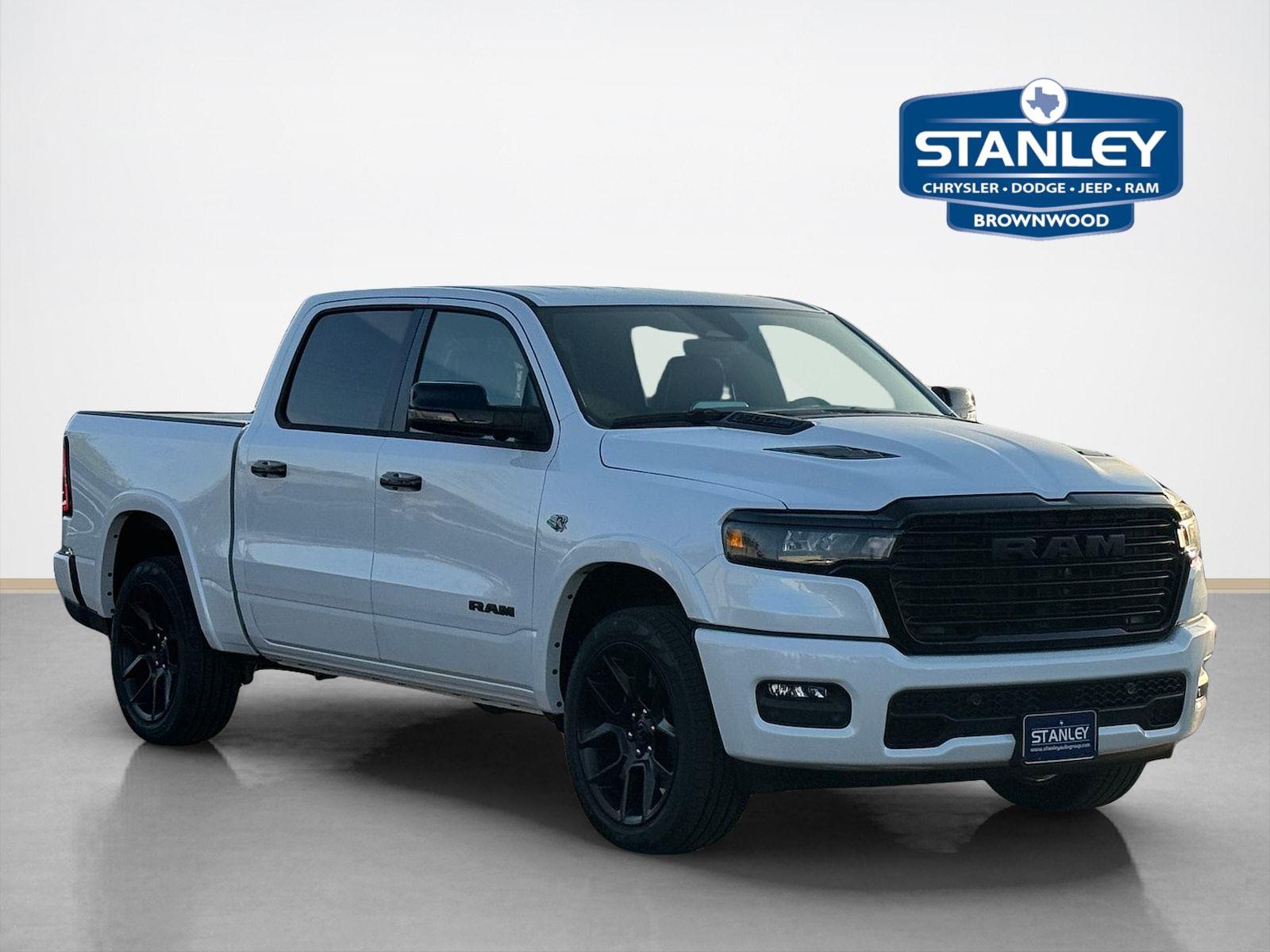 Ivory White Tri-Coat Pearlcoat 2026 RAM 1500 Laramie Crew Cab 4WD Pickup Truck Four-Wheel Drive 8-Speed Automatic