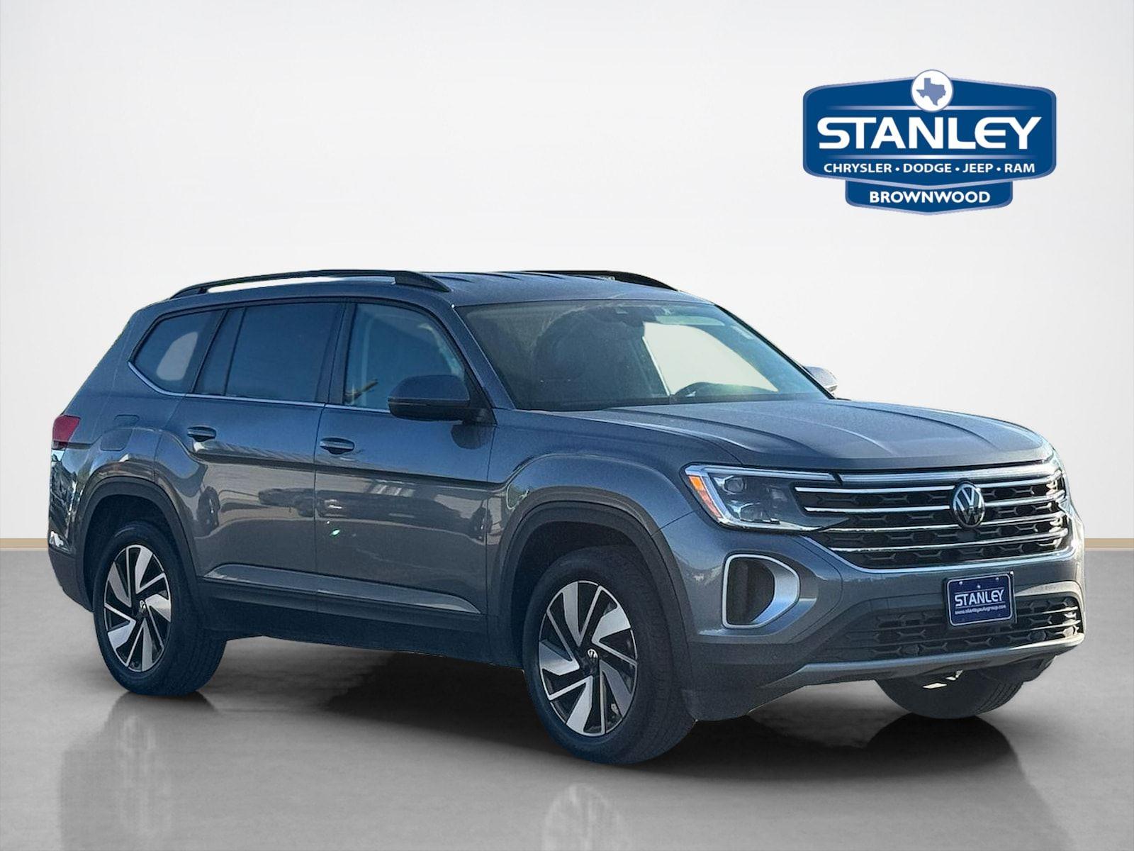 Gray 2025 Volkswagen Atlas SE FWD with Technology SUV / Crossover Front-Wheel Drive 8-Speed Automatic