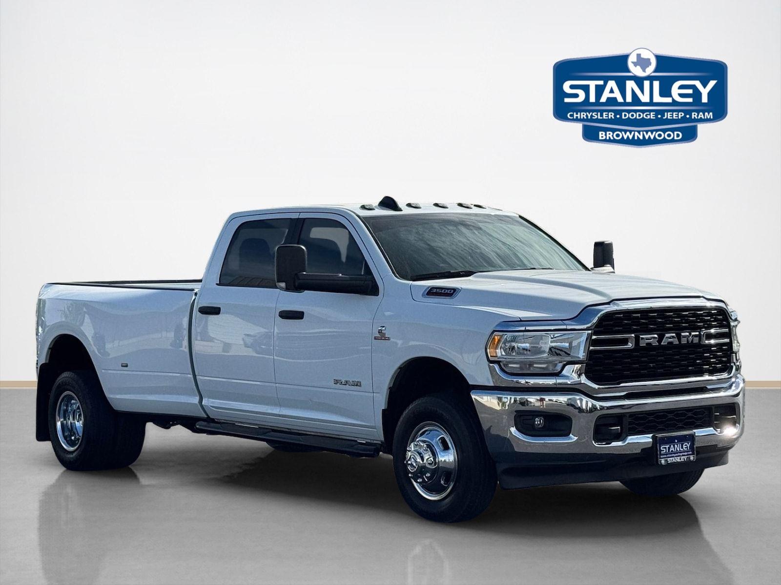 Bright White Clearcoat 2022 RAM 3500 Big Horn Crew Cab LB DRW 4WD Pickup Truck Four-Wheel Drive 6-Speed Automatic