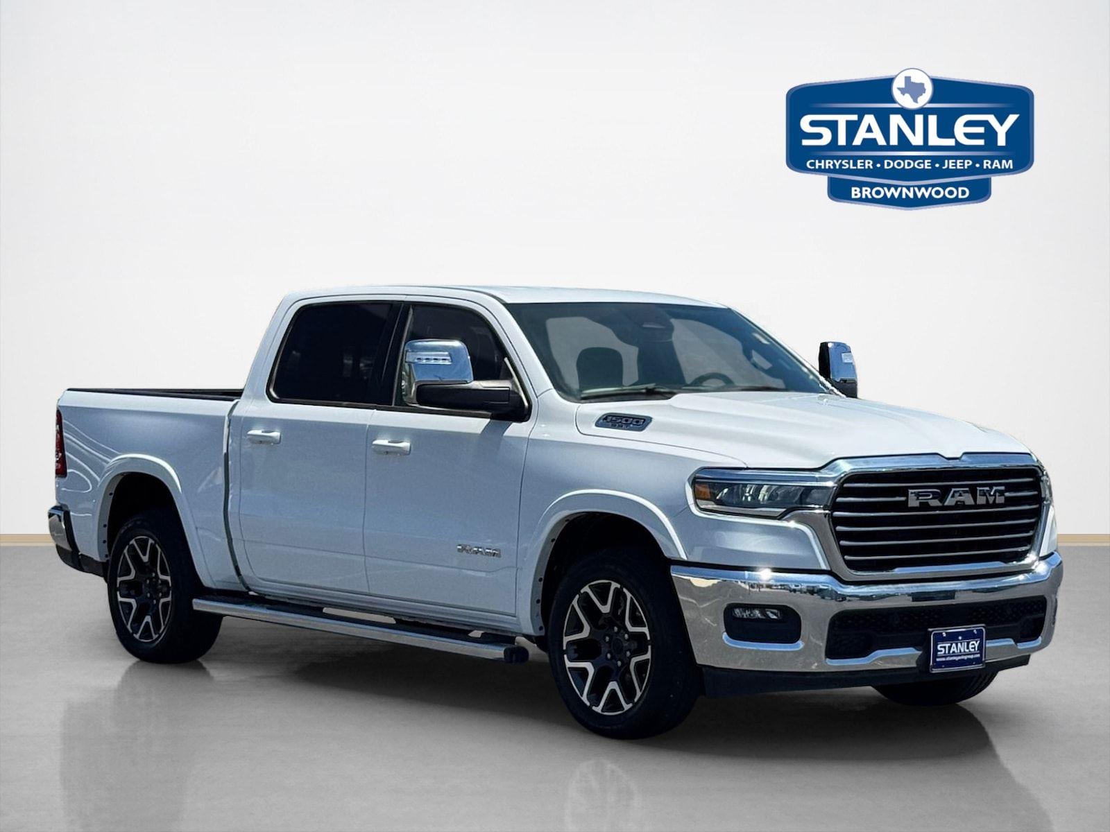 2025 RAM 1500 Laramie Crew Cab 4WD