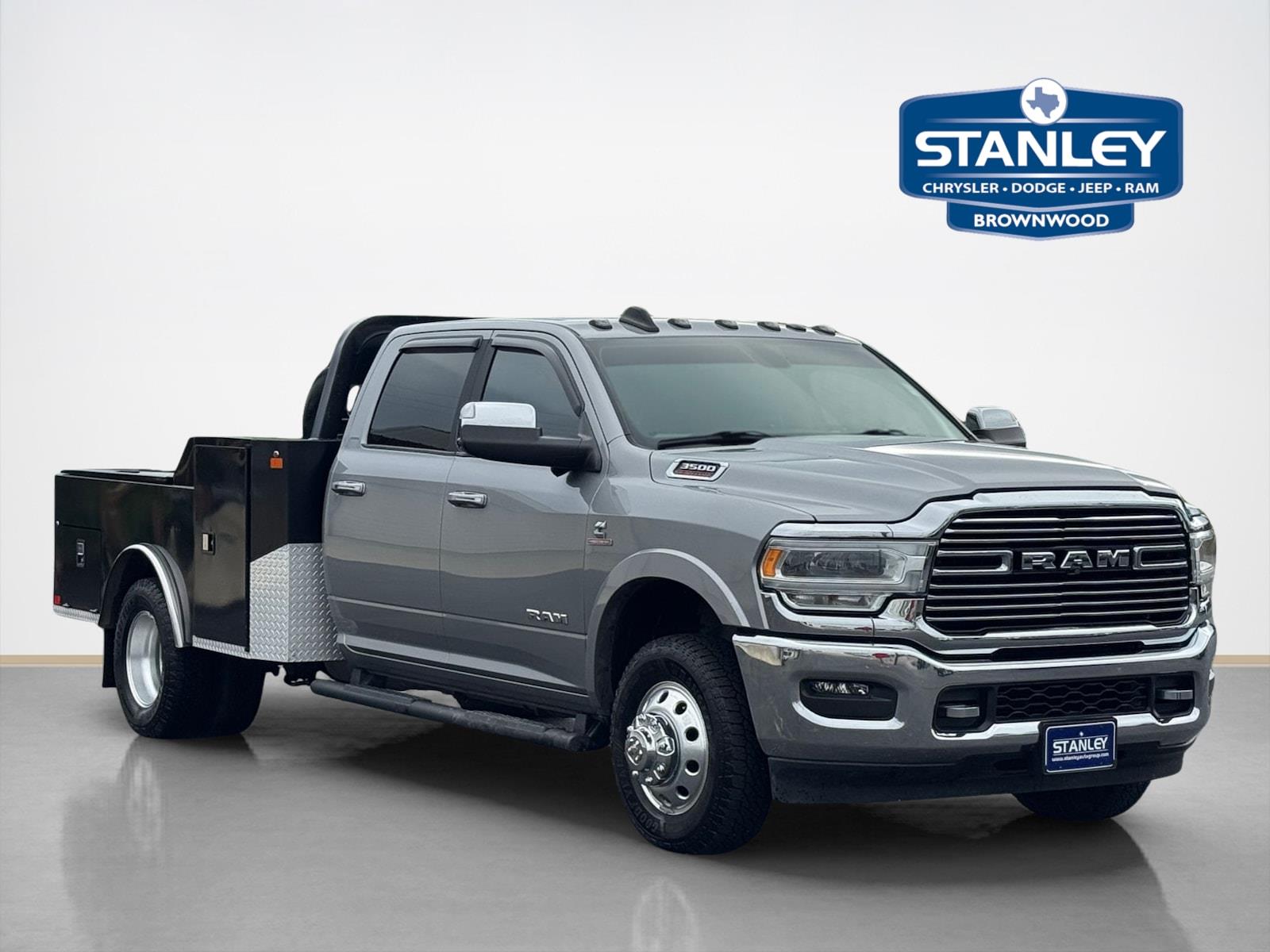 Billet Silver Metallic Clearcoat 2022 RAM 3500 Chassis Laramie Crew Cab LB DRW 4WD Pickup Truck Four-Wheel Drive 6-Speed Automatic