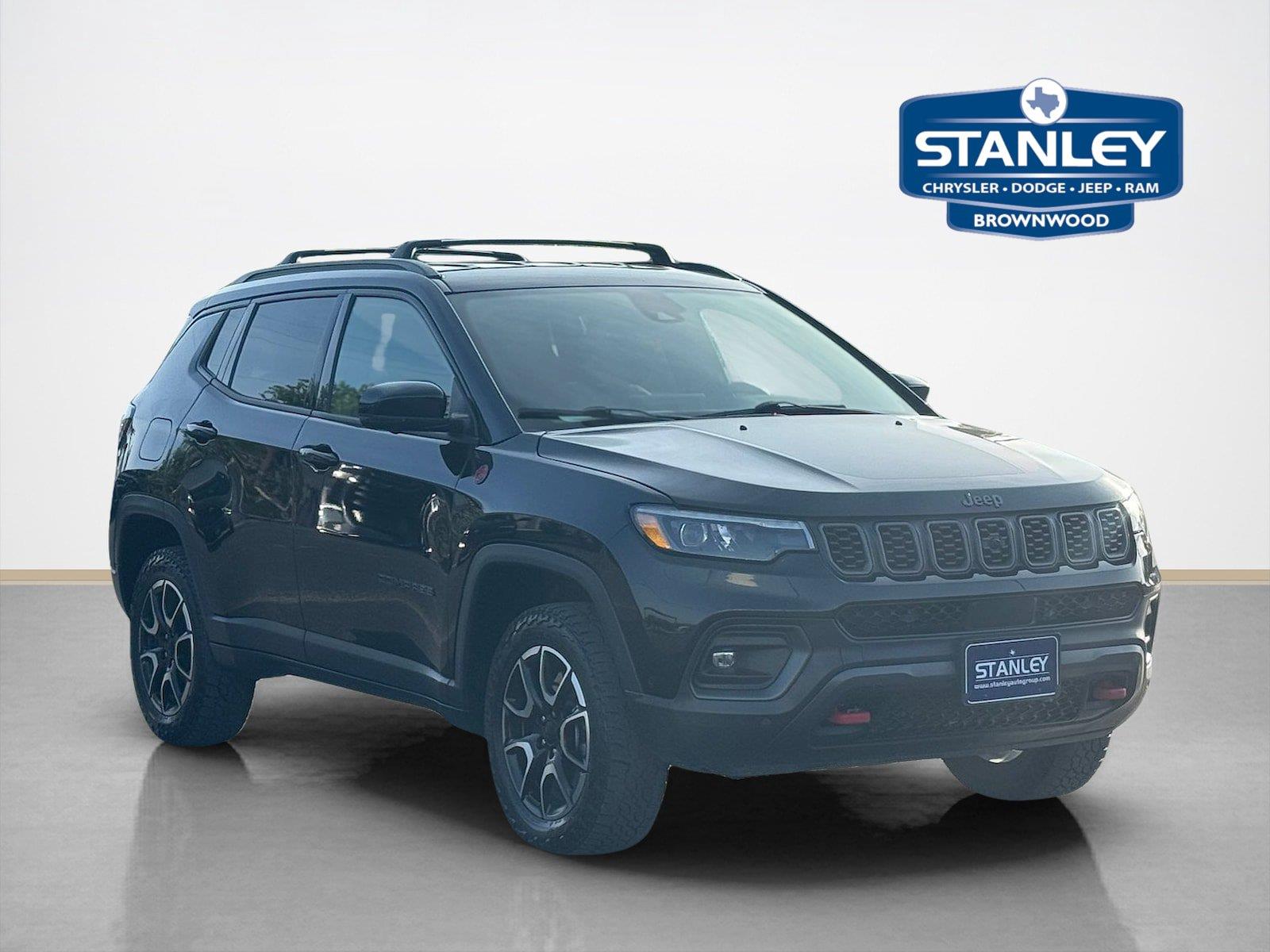 Diamond Black Crystal Pearlcoat 2024 Jeep Compass SUV / Crossover Four-Wheel Drive 8-Speed Automatic