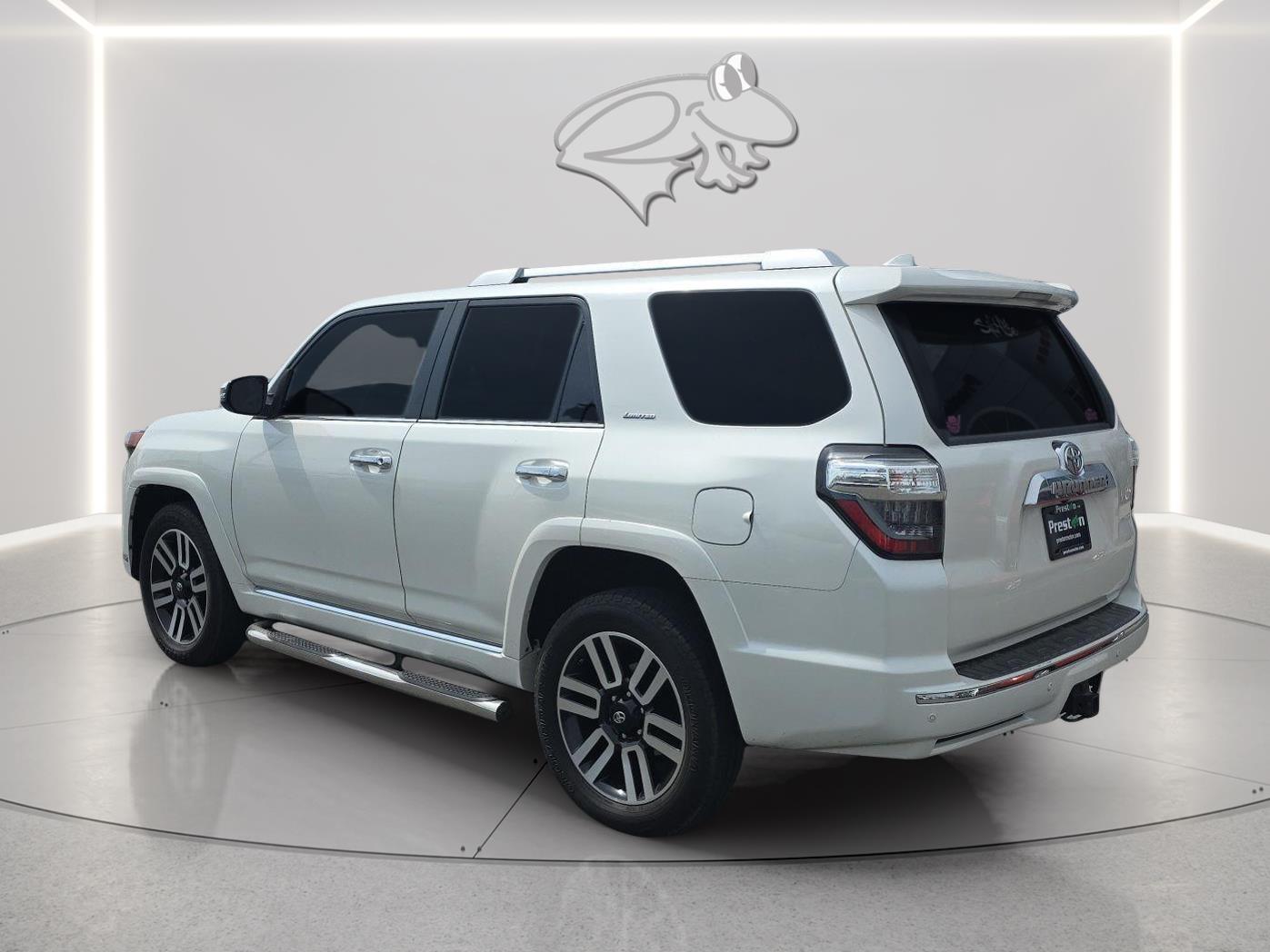 View vehicle photo 6