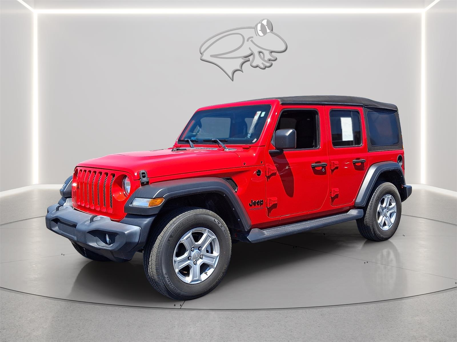 View vehicle photo 3