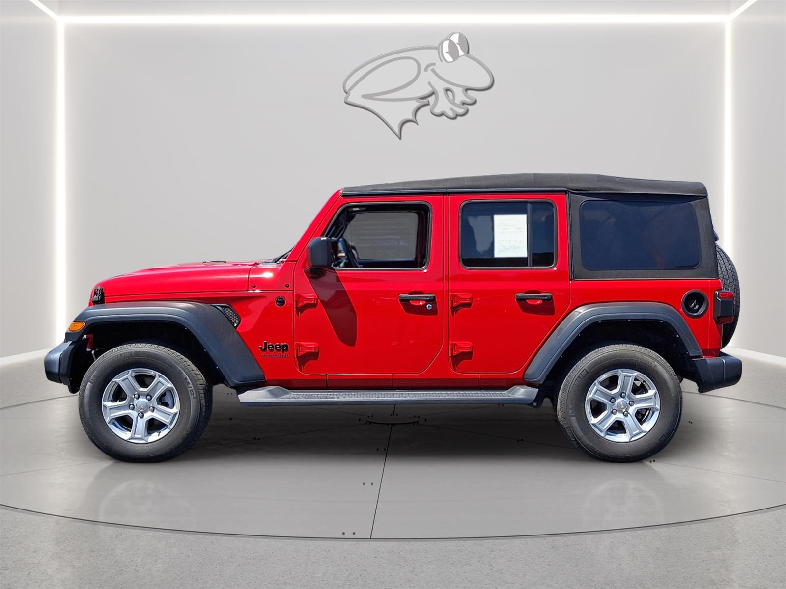 View vehicle photo 6