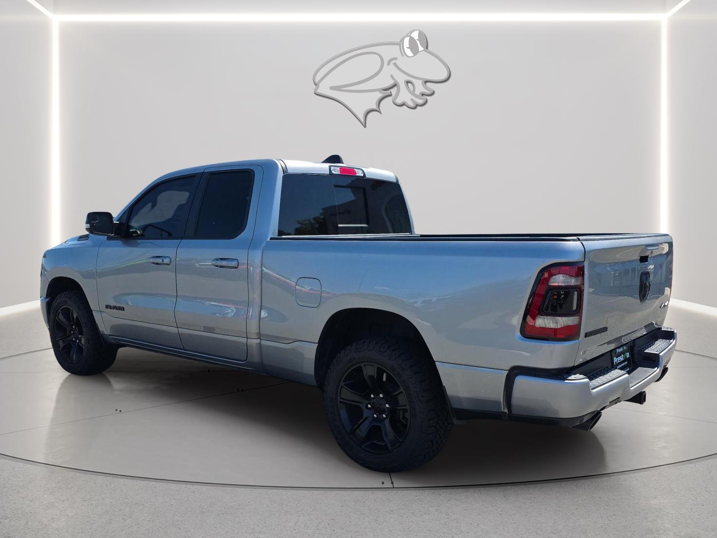 View vehicle photo 6
