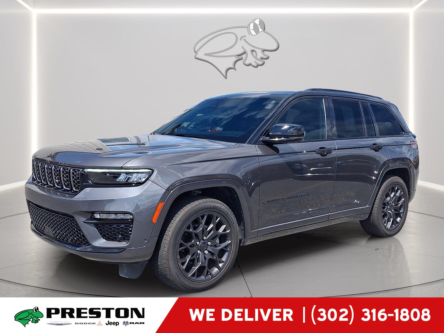 Bright White Clearcoat 2025 Jeep Grand Cherokee SUV / Crossover Four-Wheel Drive 8-Speed Automatic