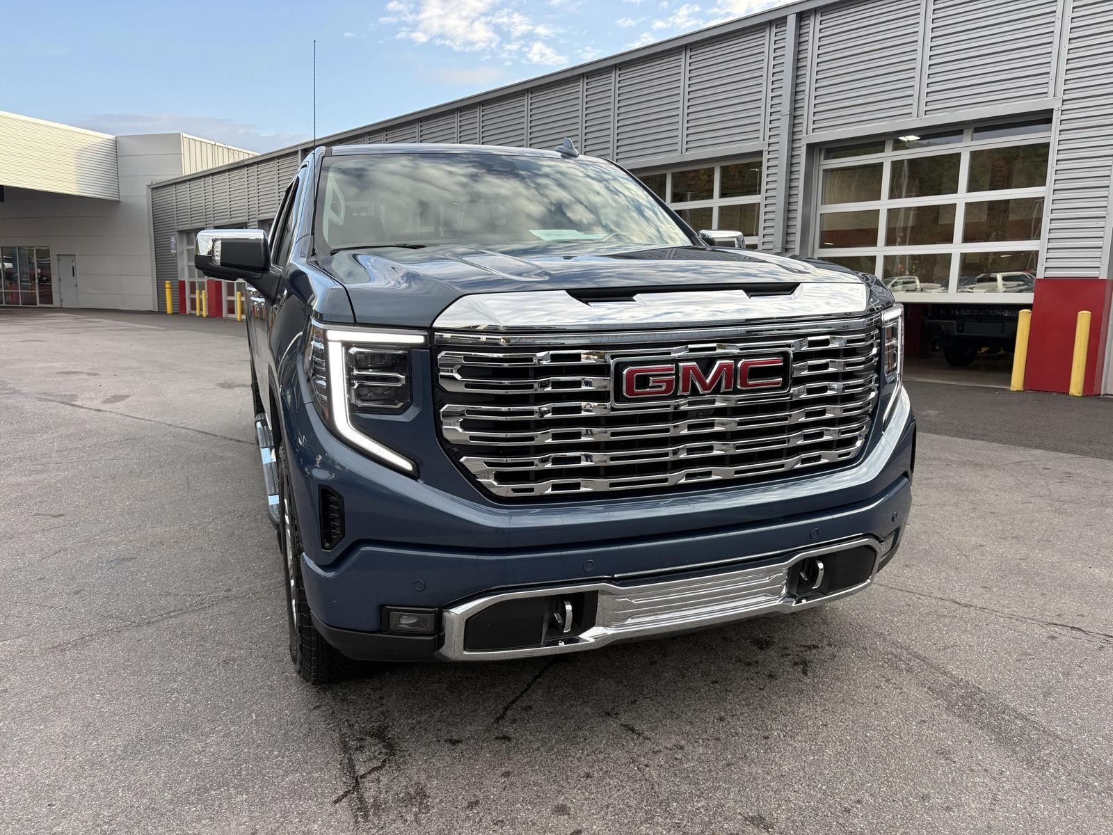 2025 GMC Sierra 1500 Denali Crew Cab 4WD