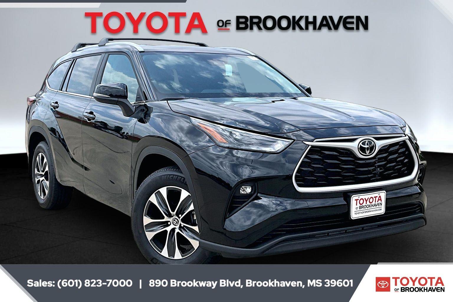 Midnight Black Metallic 2026 Toyota Highlander XLE AWD SUV / Crossover All-Wheel Drive 8-Speed Automatic