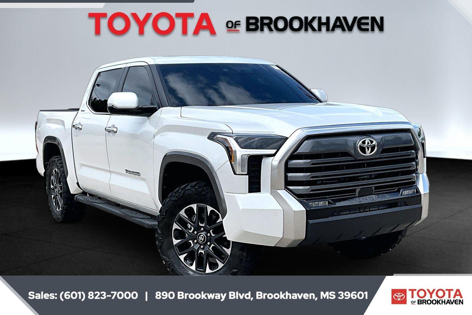 White (Wind Chill Pearl) 2025 Toyota Tundra Limited CrewMax Cab 4WD Pickup Truck Four-Wheel Drive Automatic
