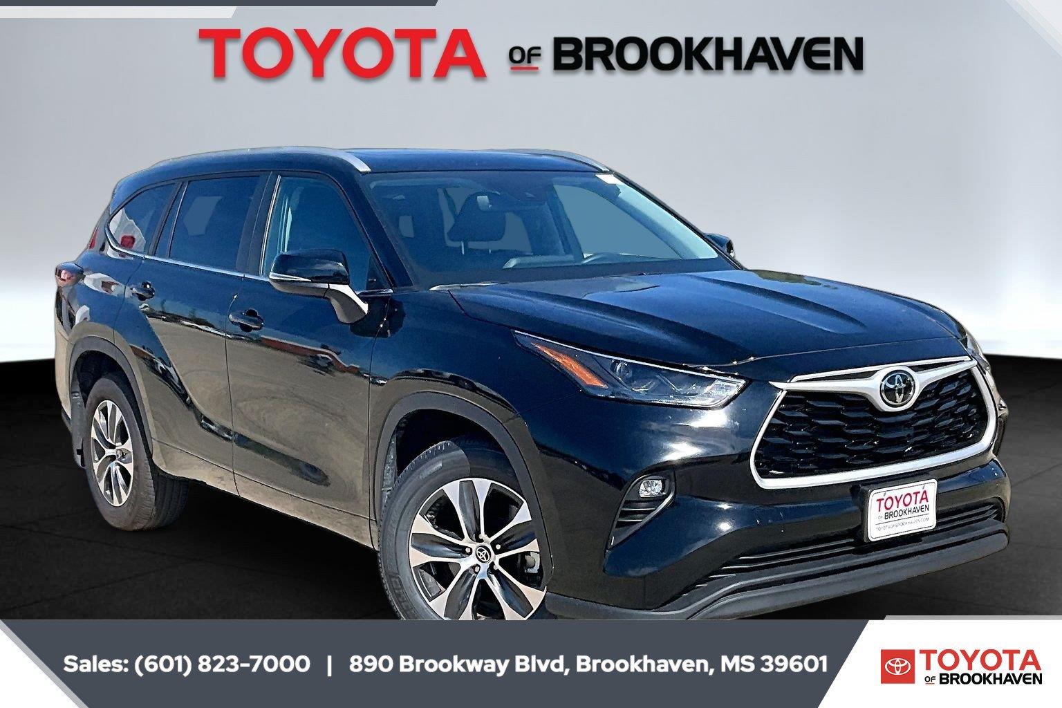 Midnight Black Metallic 2026 Toyota Highlander SUV / Crossover All-Wheel Drive Automatic
