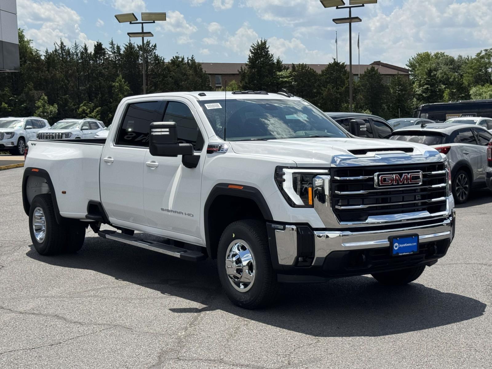 Summit White 2026 GMC Sierra 3500HD Pickup Truck Four-Wheel Drive Automatic
