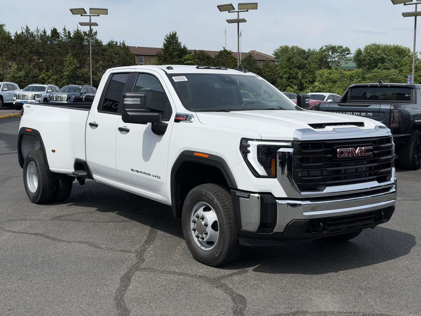 Summit White 2026 GMC Sierra 3500HD Pickup Truck Four-Wheel Drive Automatic
