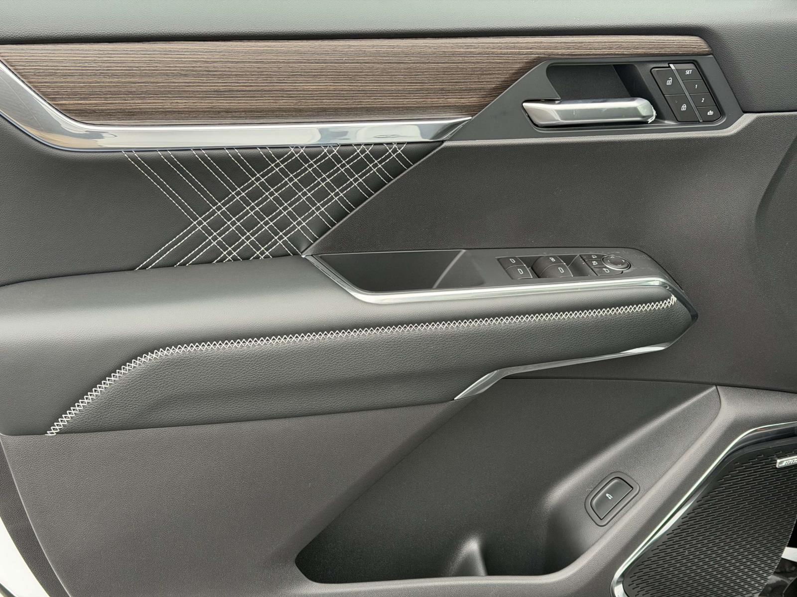 New 2026 GMC Acadia Sedan