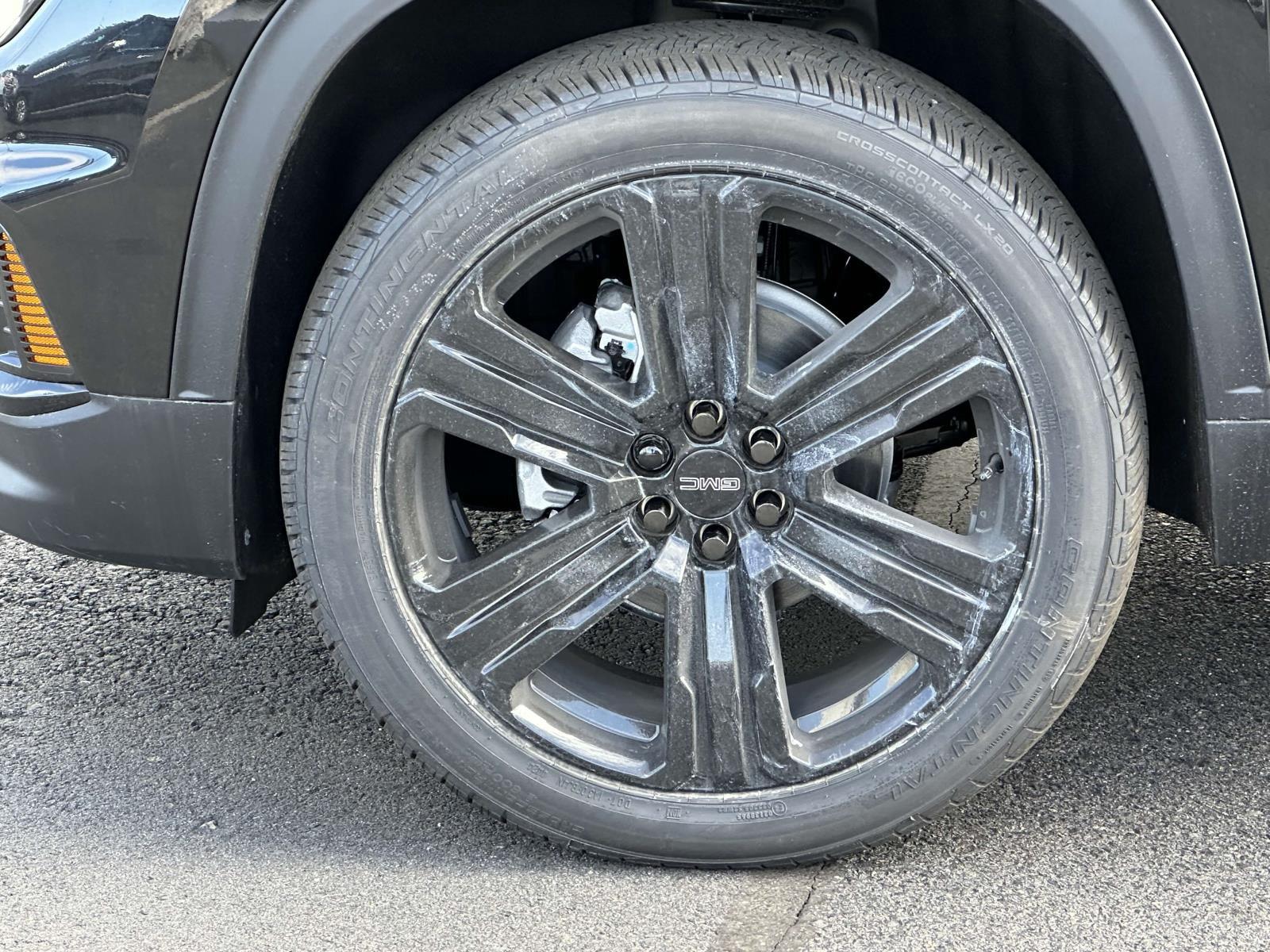 New 2025 GMC Acadia Sedan