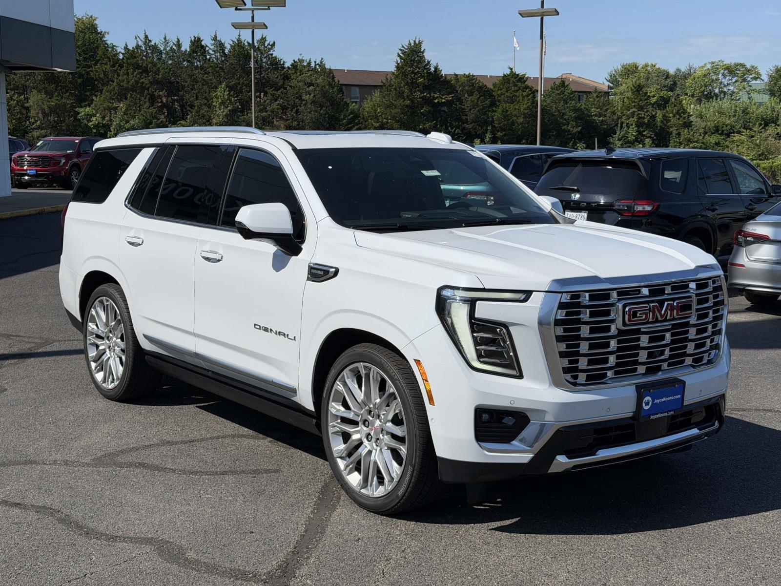 Glacier White Tricoat 2026 GMC Yukon SUV / Crossover Four-Wheel Drive Automatic