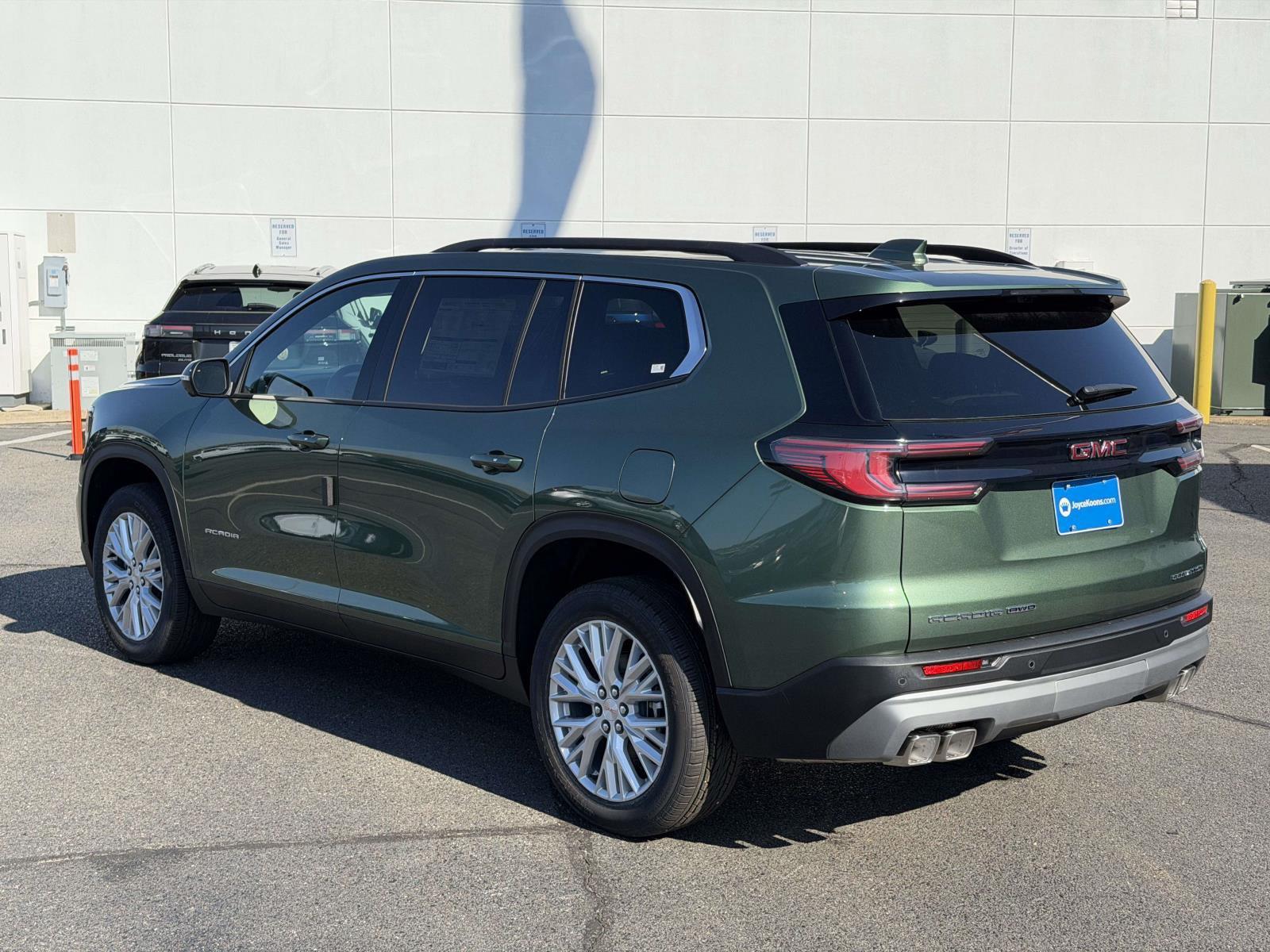 New 2027 GMC Acadia Sedan