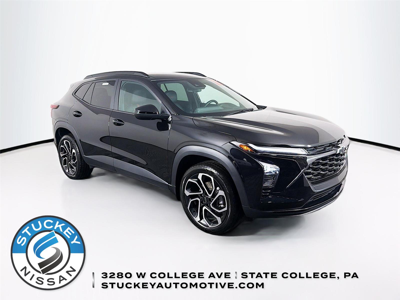 Mosaic Black Metallic 2025 Chevrolet Trax RS with 2RS FWD SUV / Crossover Front-Wheel Drive 6-Speed Automatic