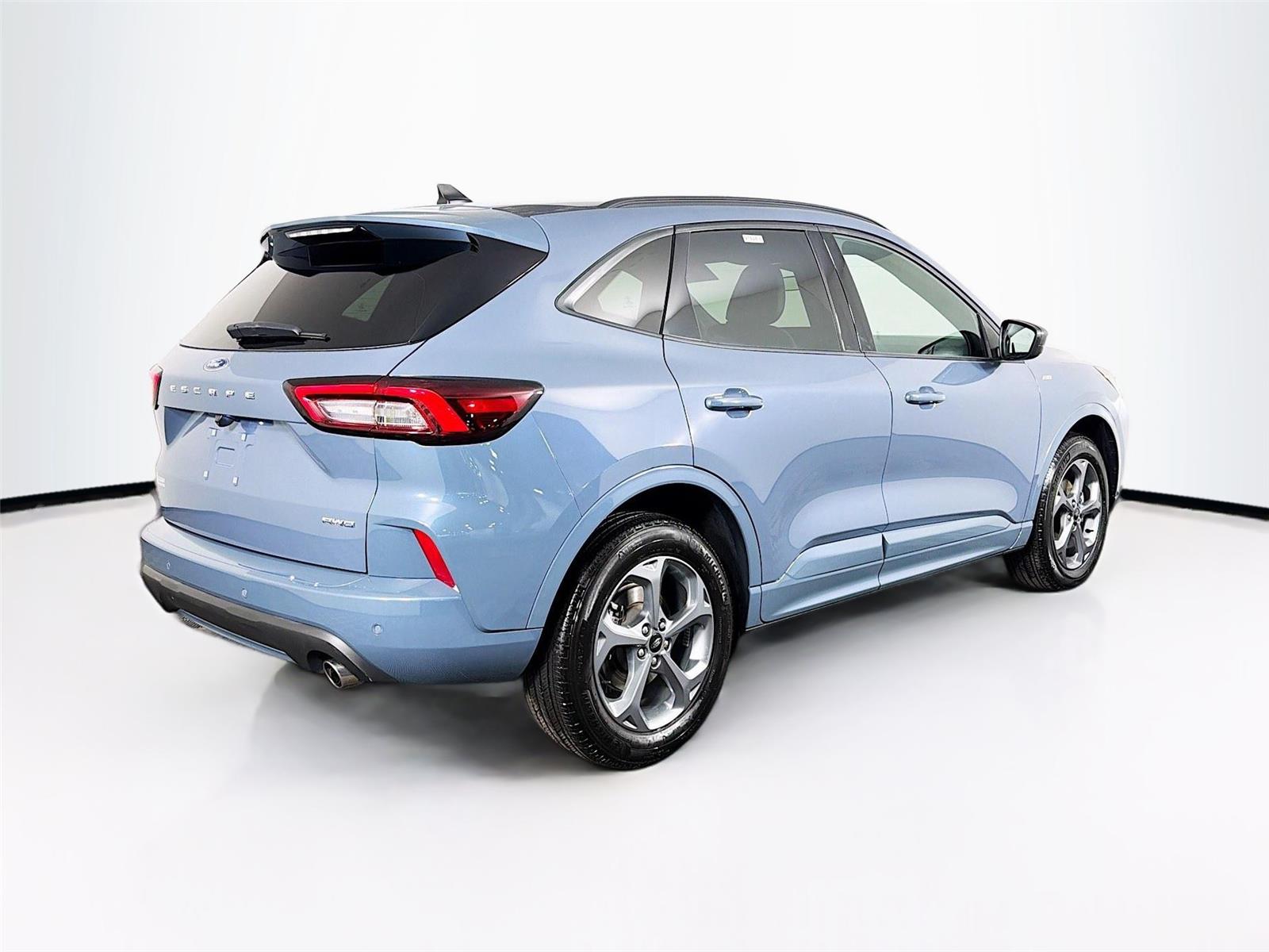 View vehicle photo 7