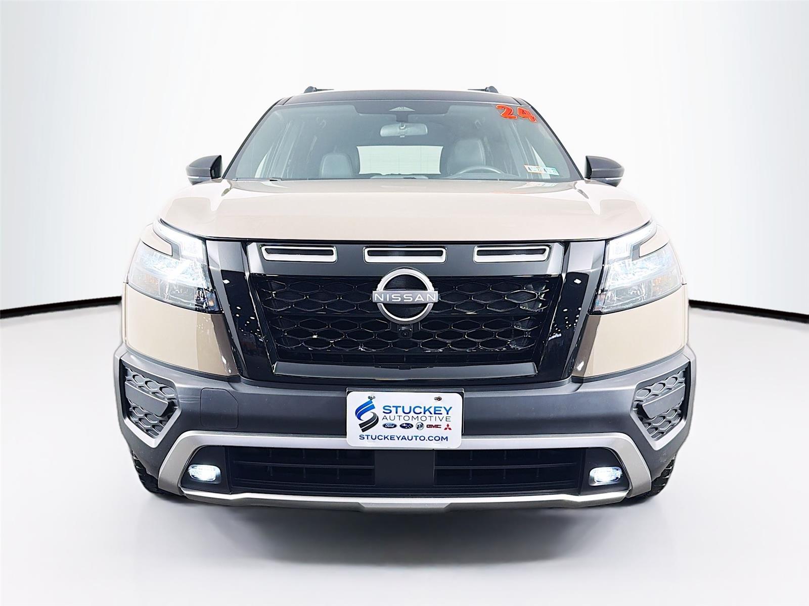 View vehicle photo 2