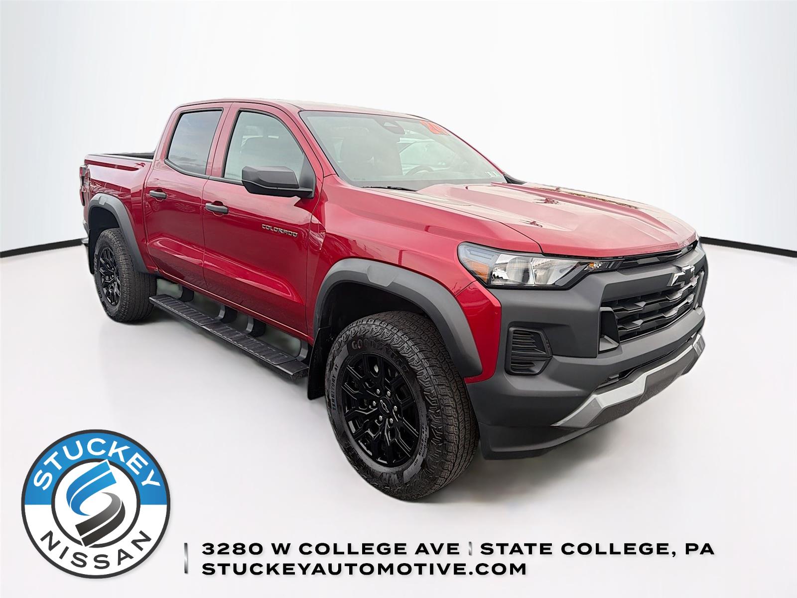 Radiant Red Tintcoat 2024 Chevrolet Colorado Trail Boss Crew Cab 4WD Pickup Truck Four-Wheel Drive 8-Speed Automatic