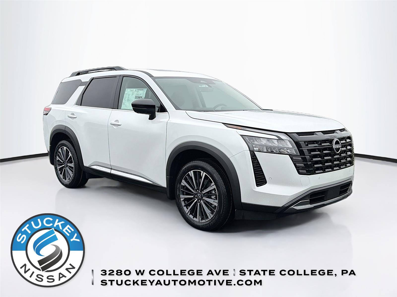 Everest White Pearl Tricoat 2026 Nissan Pathfinder Platinum 4WD SUV / Crossover All-Wheel Drive Automatic