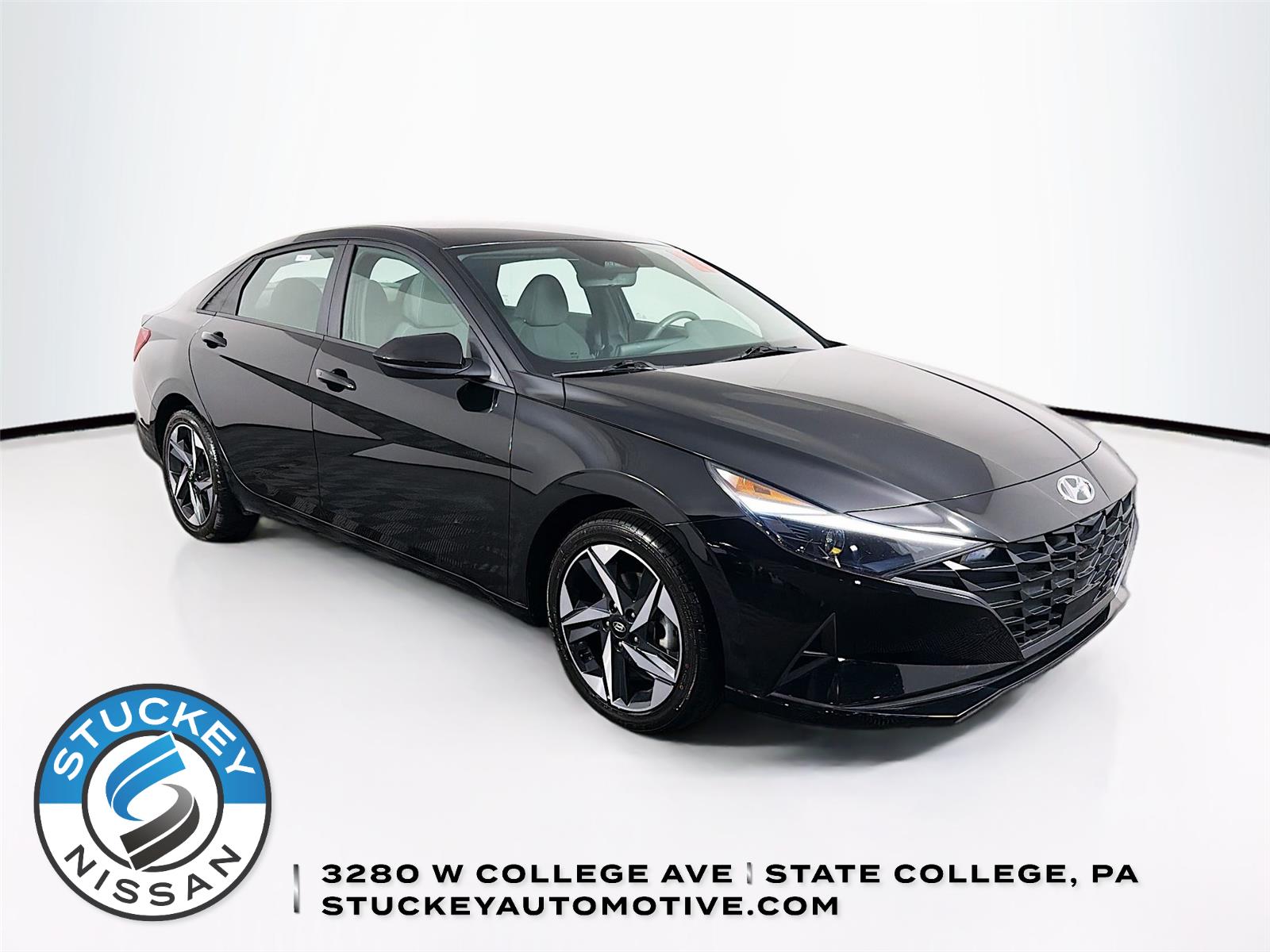 Onyx Black 2023 Hyundai Elantra SEL FWD Sedan Front-Wheel Drive Continuously Variable Transmission
