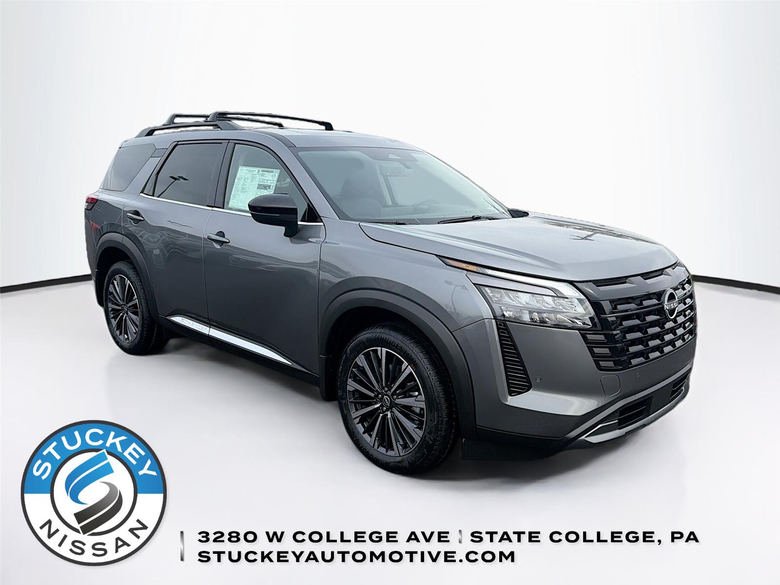 Gray (Gun Metallic) 2026 Nissan Pathfinder Platinum 4WD SUV / Crossover All-Wheel Drive Automatic