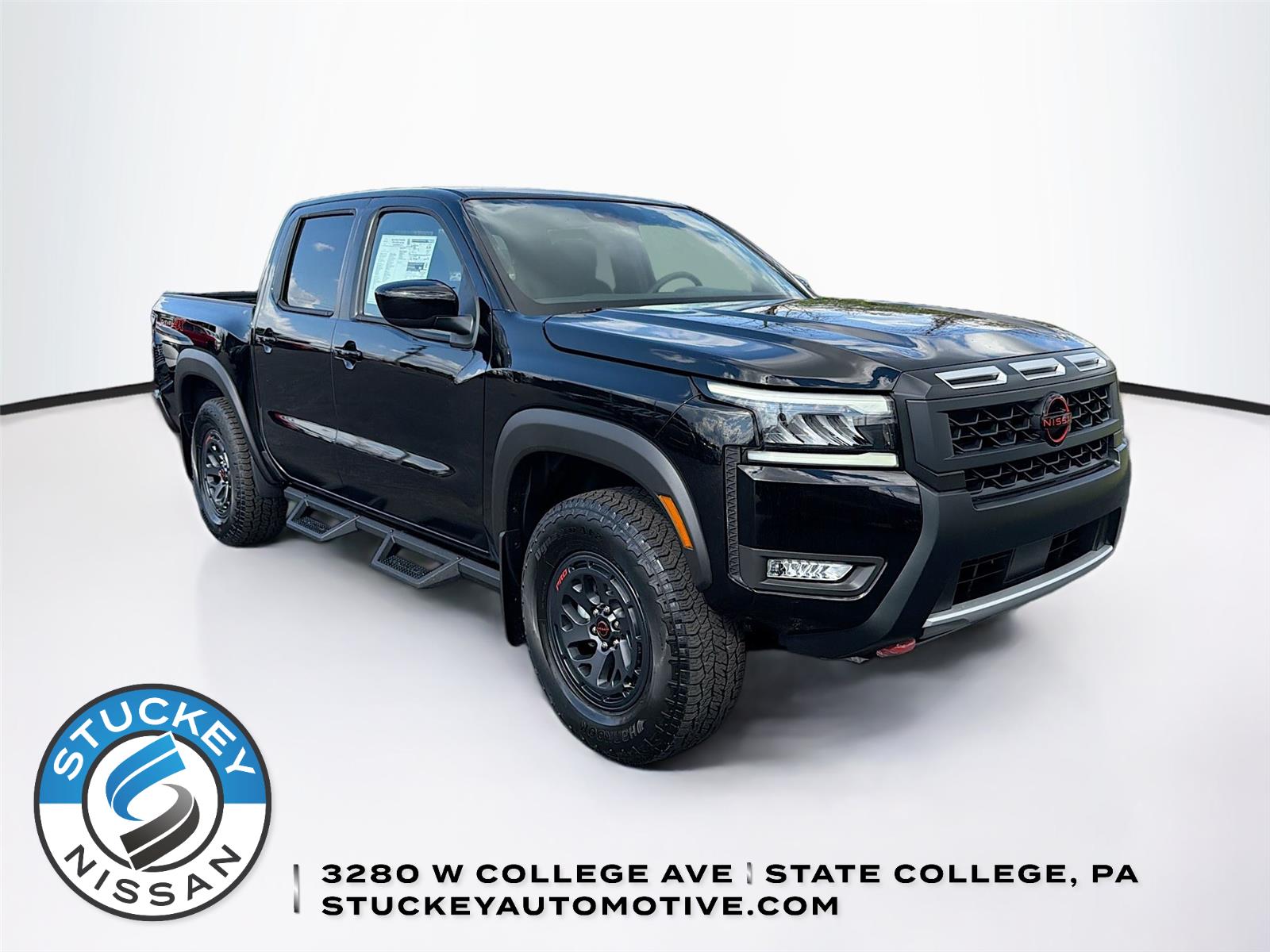 Super Black 2026 Nissan Frontier PRO-4X Crew Cab 4WD Pickup Truck Four-Wheel Drive Automatic