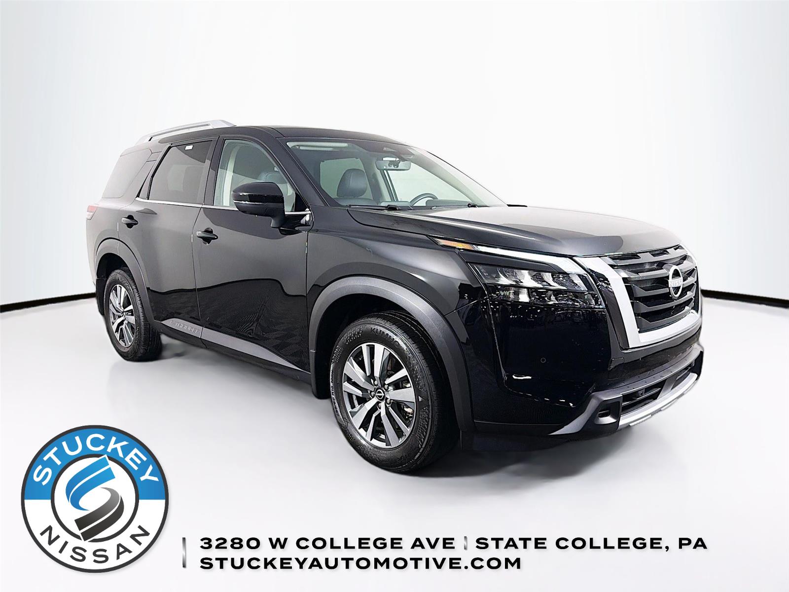 Super Black 2025 Nissan Pathfinder SUV / Crossover All-Wheel Drive Automatic