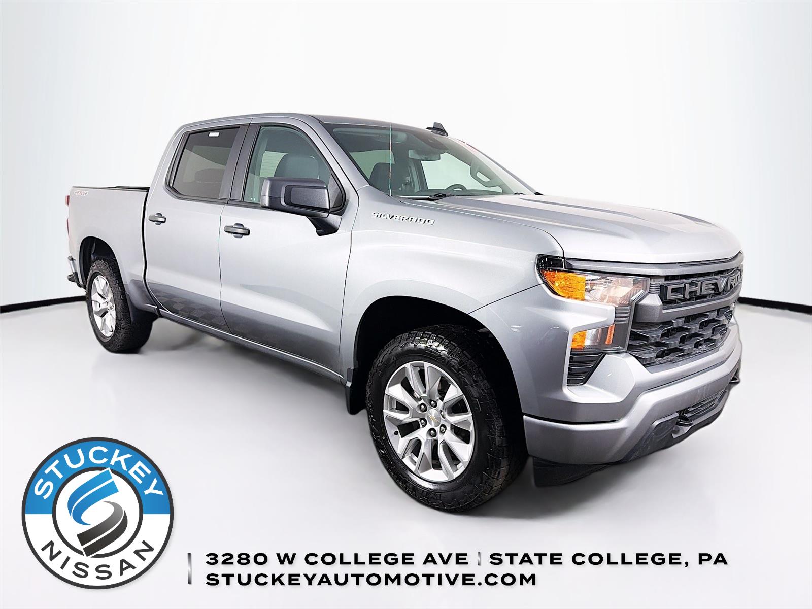Sterling Gray Metallic 2023 Chevrolet Silverado 1500 Custom Crew Cab 4WD Pickup Truck Four-Wheel Drive 8-Speed Automatic