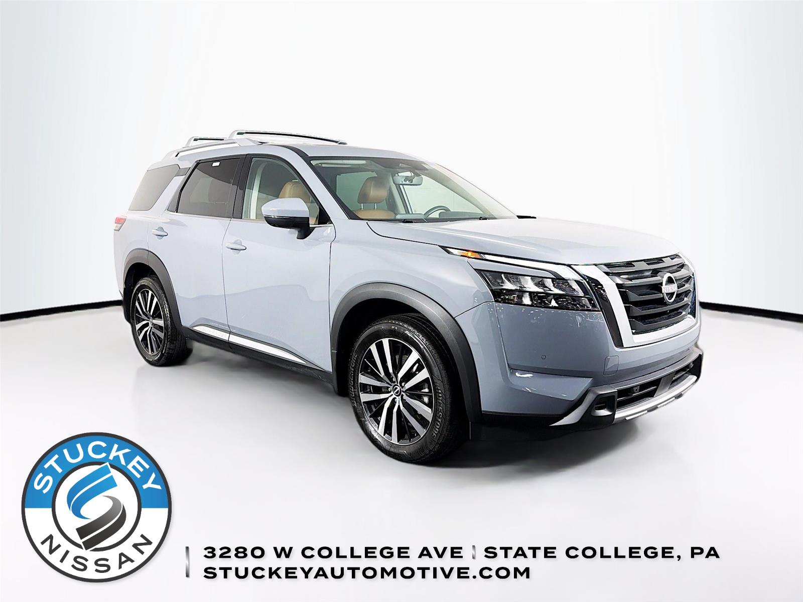 Boulder Gray Pearl 2025 Nissan Pathfinder Platinum 4WD SUV / Crossover All-Wheel Drive Automatic