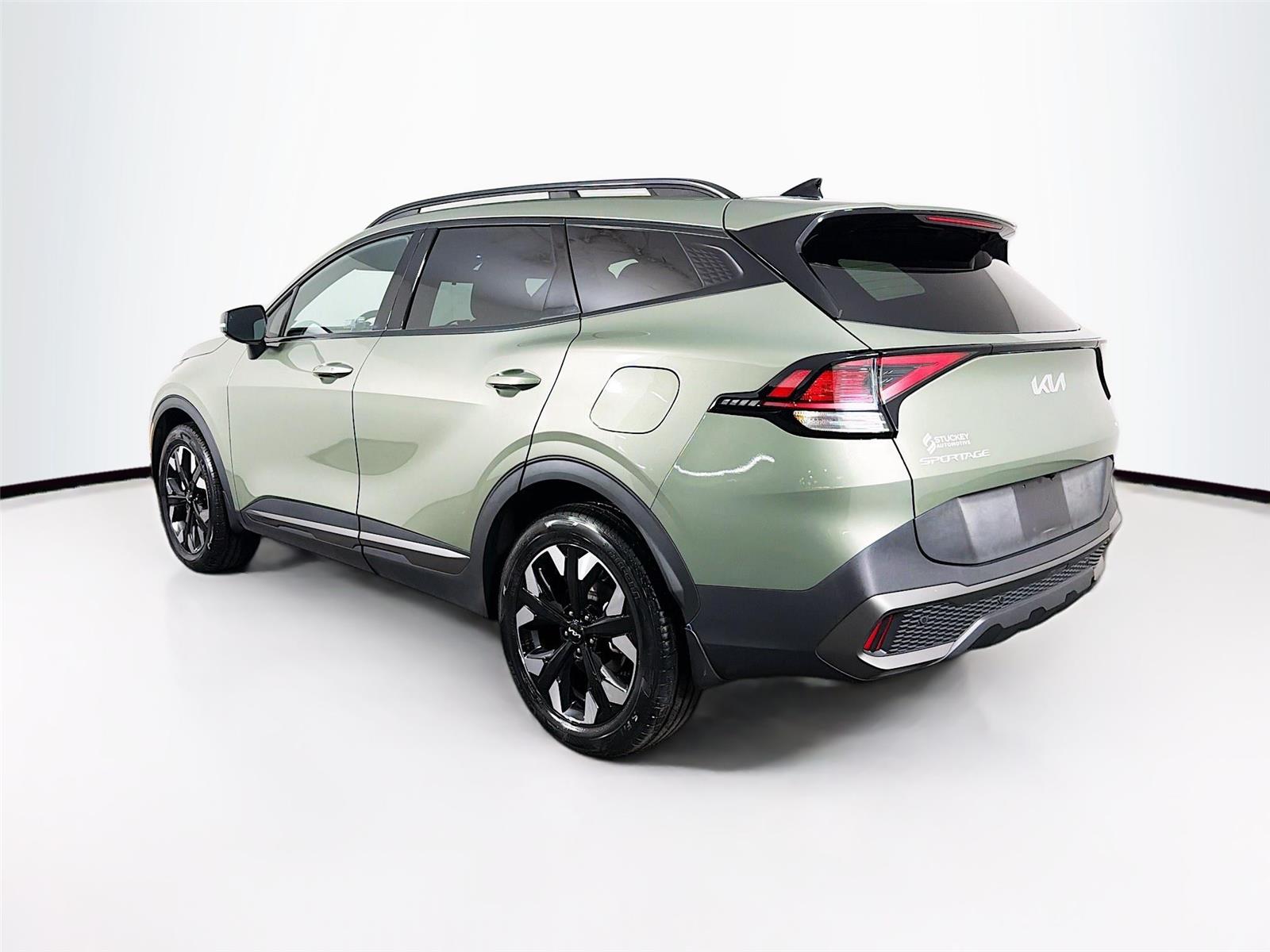 View vehicle photo 5