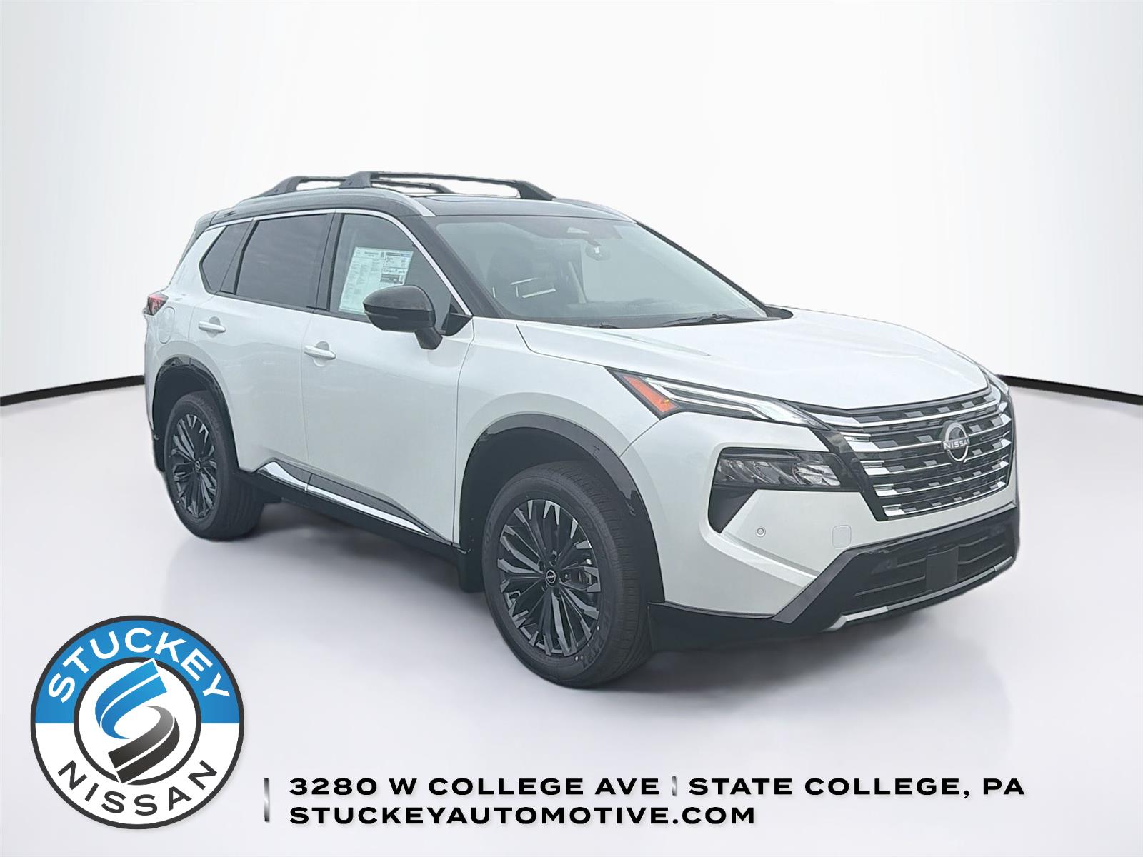 Everest White Pearl/Super Black 2026 Nissan Rogue Platinum AWD SUV / Crossover All-Wheel Drive Continuously Variable Transmission