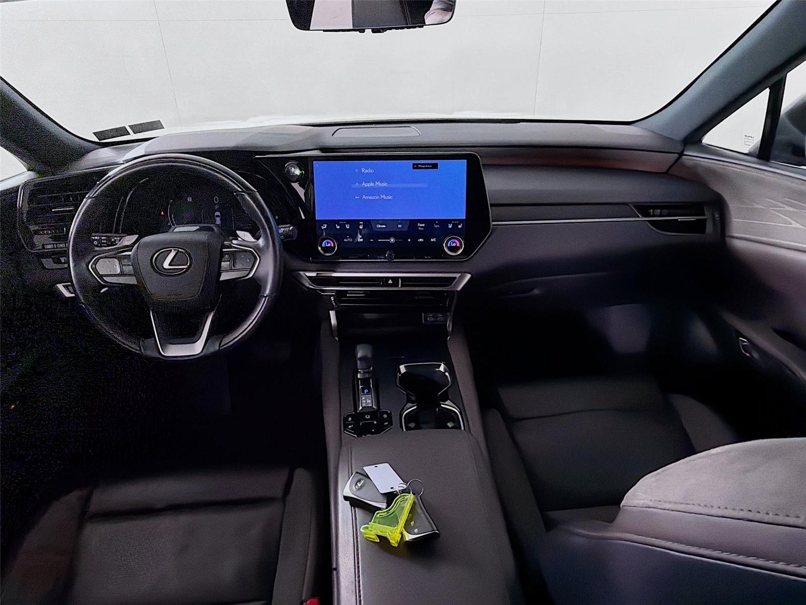 View vehicle photo 4
