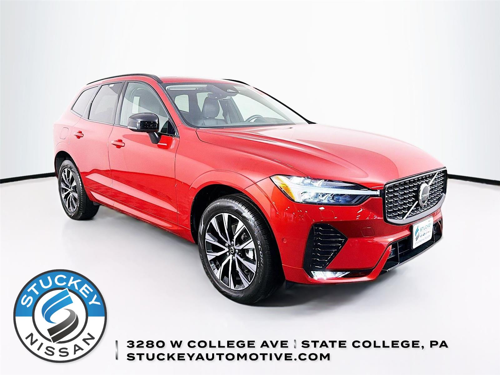  2024 Volvo XC60 B5 Plus Dark Theme AWD   
