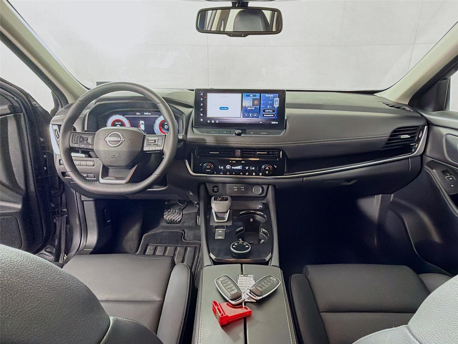 View vehicle photo 4