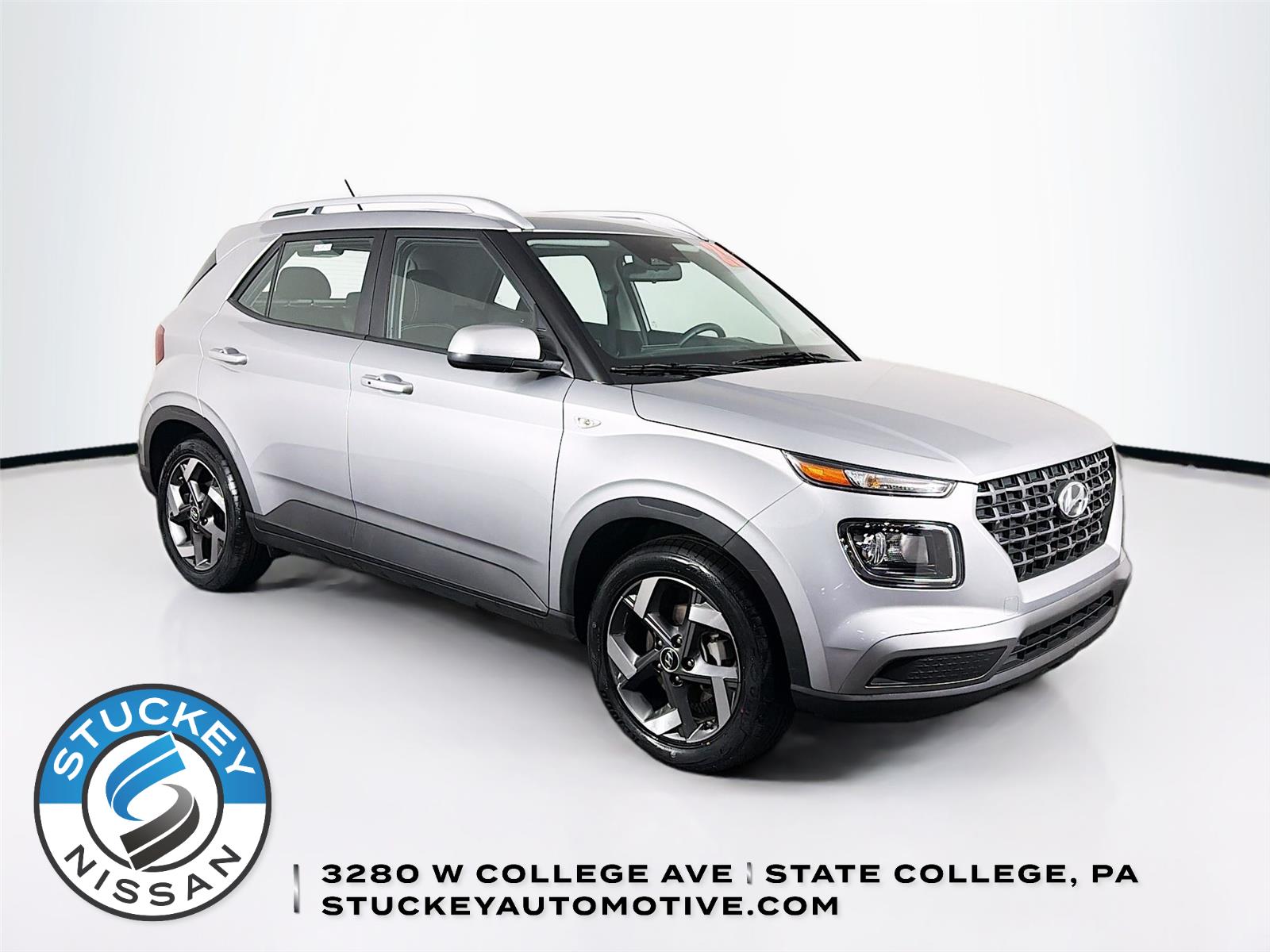 Shimmering Silver 2025 Hyundai Venue SUV / Crossover Front-Wheel Drive Continuously Variable Transmission