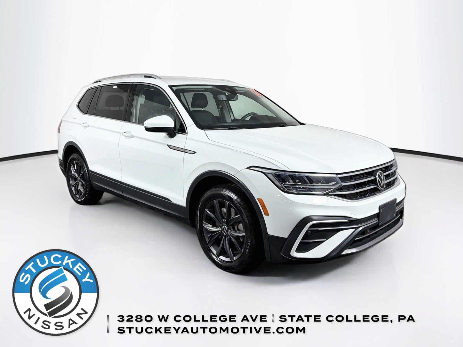 Pure White 2022 Volkswagen Tiguan SUV / Crossover All-Wheel Drive Automatic