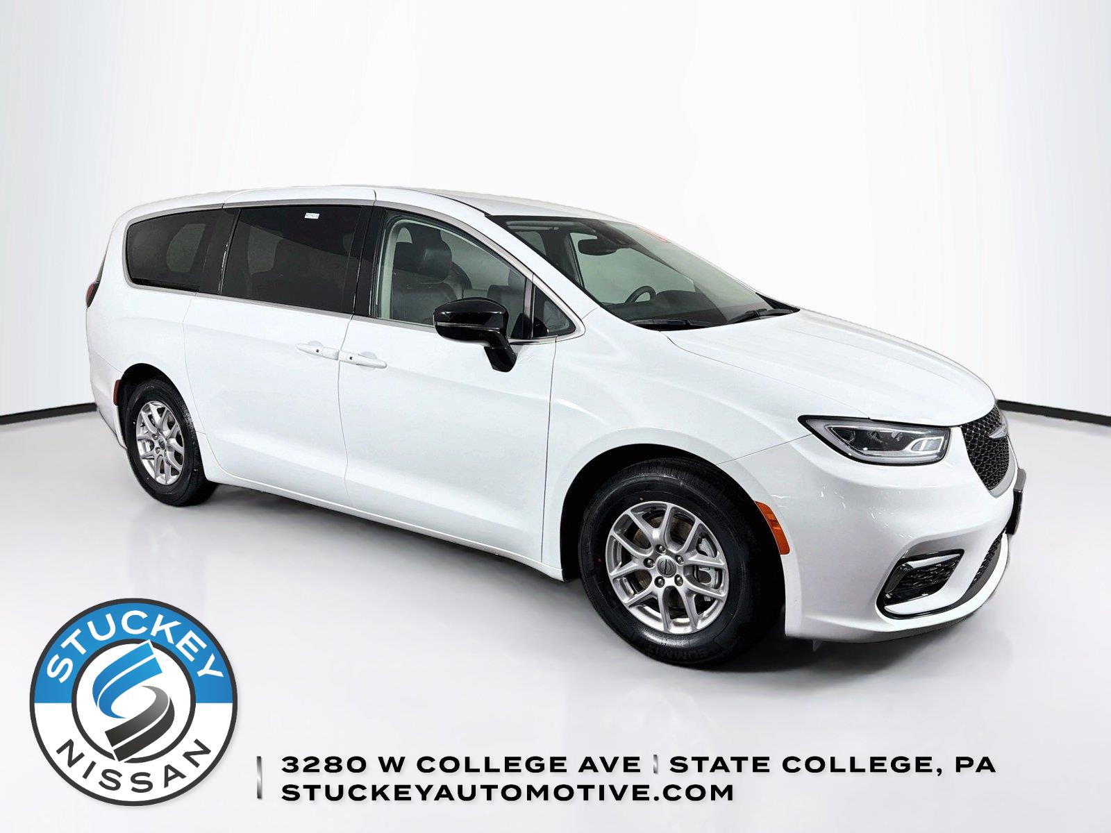 Bright White Clearcoat 2024 Chrysler Pacifica Minivan Front-Wheel Drive 9-Speed Automatic