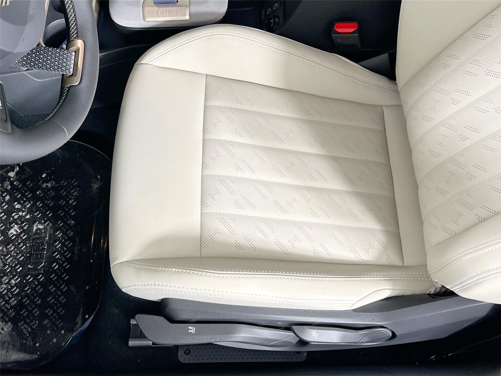 2026 MINI Convertible Base - Photo 20